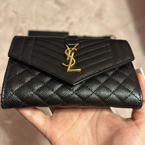 Authentic Saint Laurent Envelope Small YSL Flap Wallet in Grained Leather - Picture 5 of 9